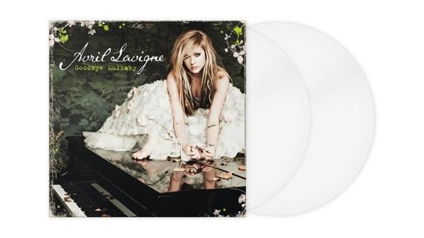 Avril Lavigne Goodbye Lullaby album borítója és fehér bakelitjei. Avril egy zongoránál. Zöld háttér.