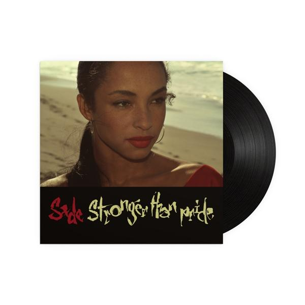 Sade album borító: Sade piros topban, fekete vinyl lemezzel.