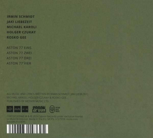 CD-Rückseite mit Song-Credits, Namen. Grüner Hintergrund und schwarzer Text.