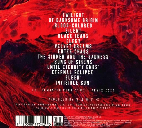 Rückseite einer CD mit rotem Design und einer Liste von Songtiteln.