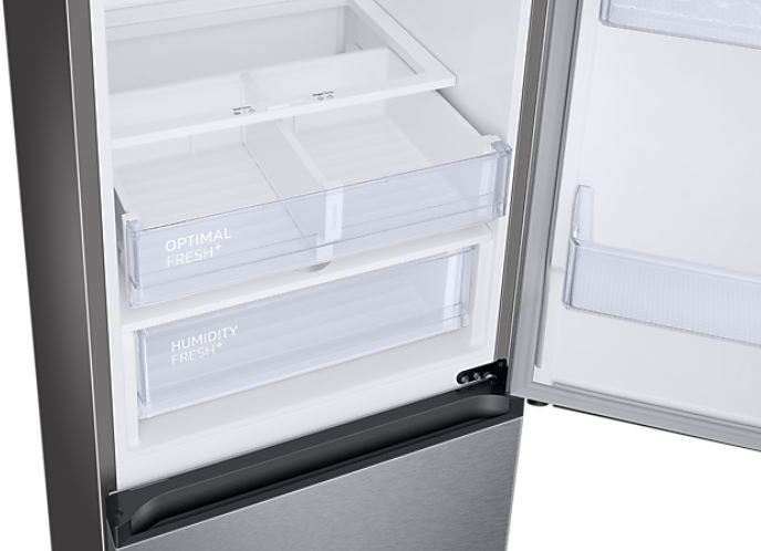 Lodówka z pustymi półkami.