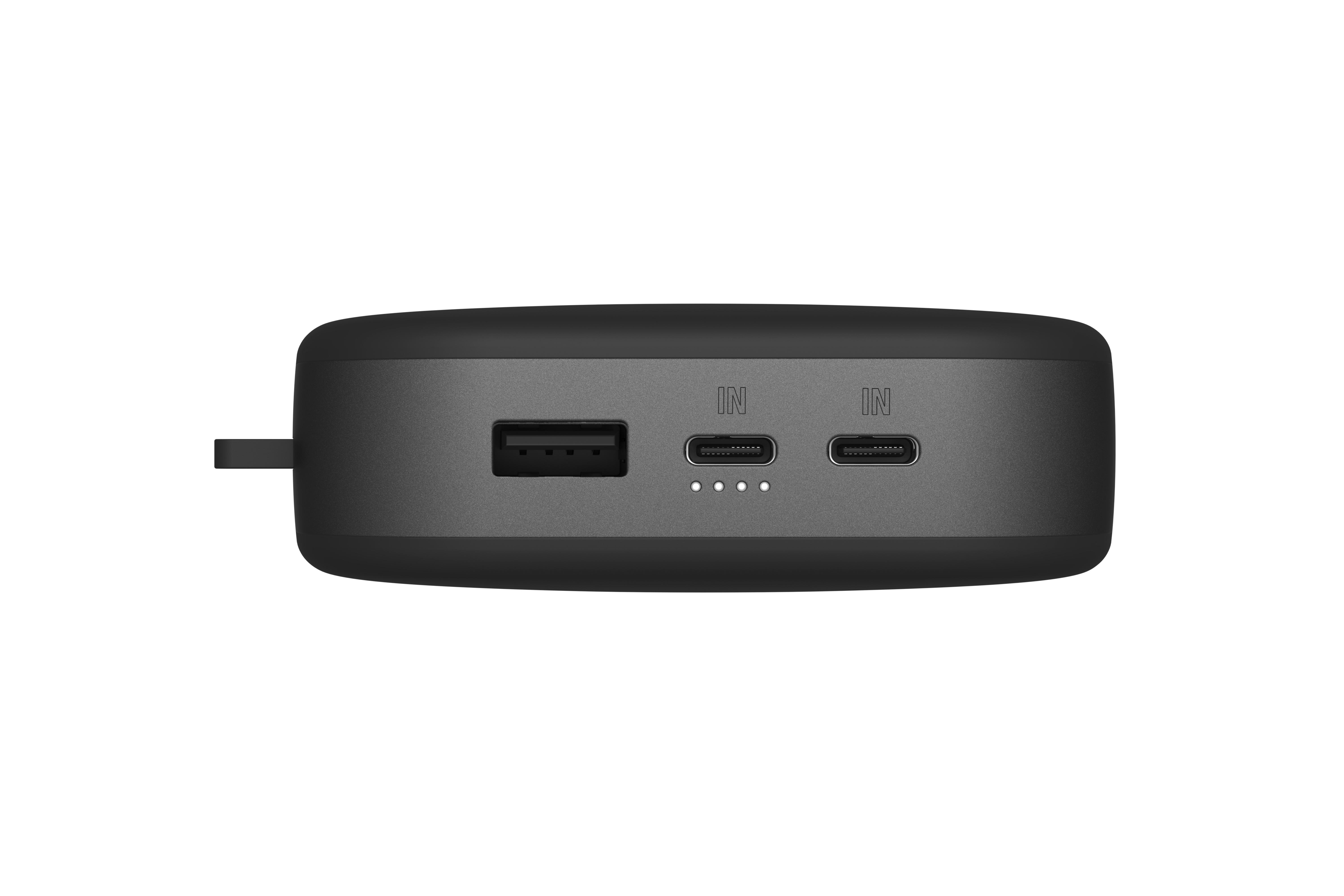 Schwarze Powerbank mit USB- und USB-C-Anschlüssen. Die Powerbank befindet sich auf weißem Hintergrund.