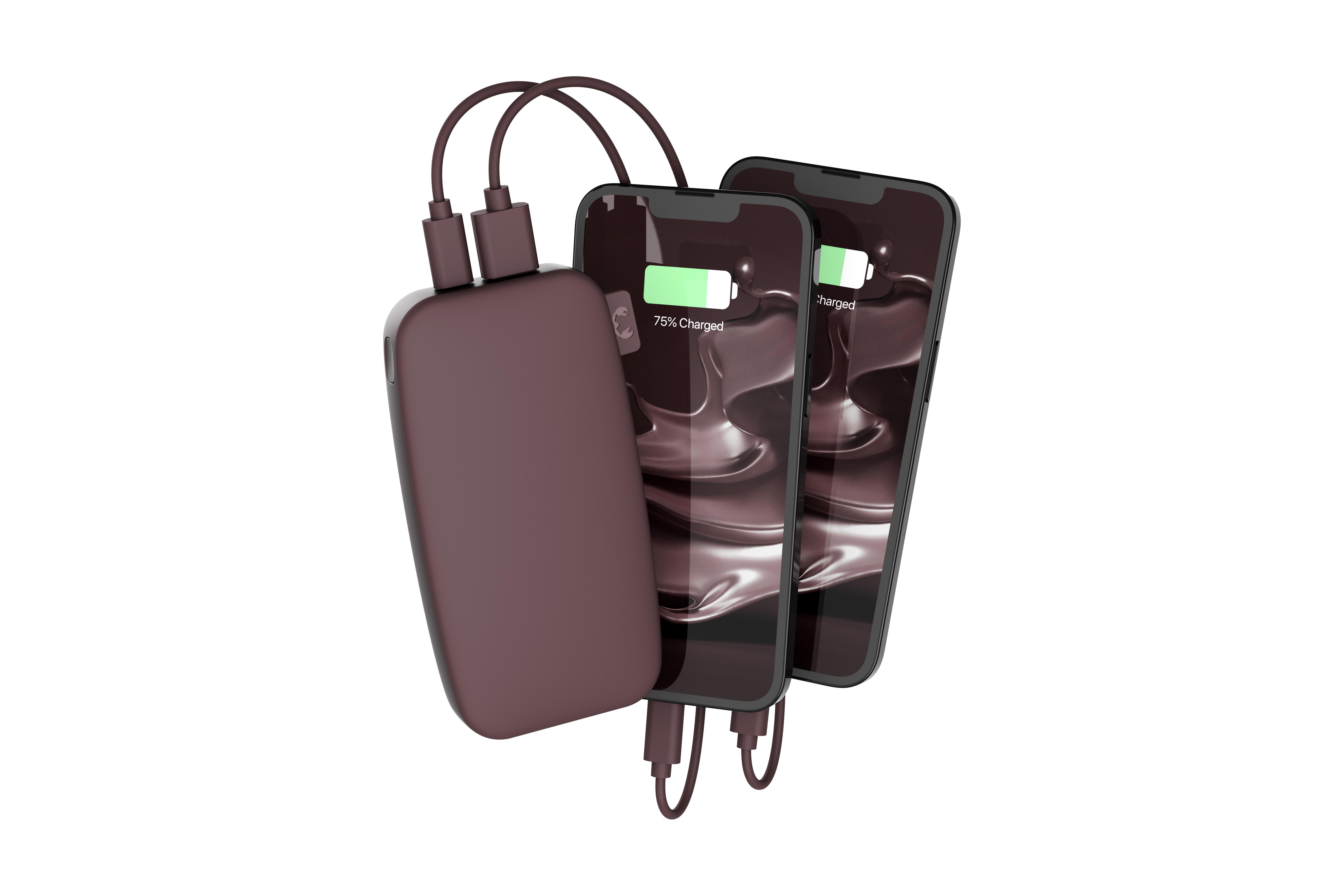 Zwei Telefone, die mit einer lila Powerbank auf weißem Hintergrund aufgeladen werden.