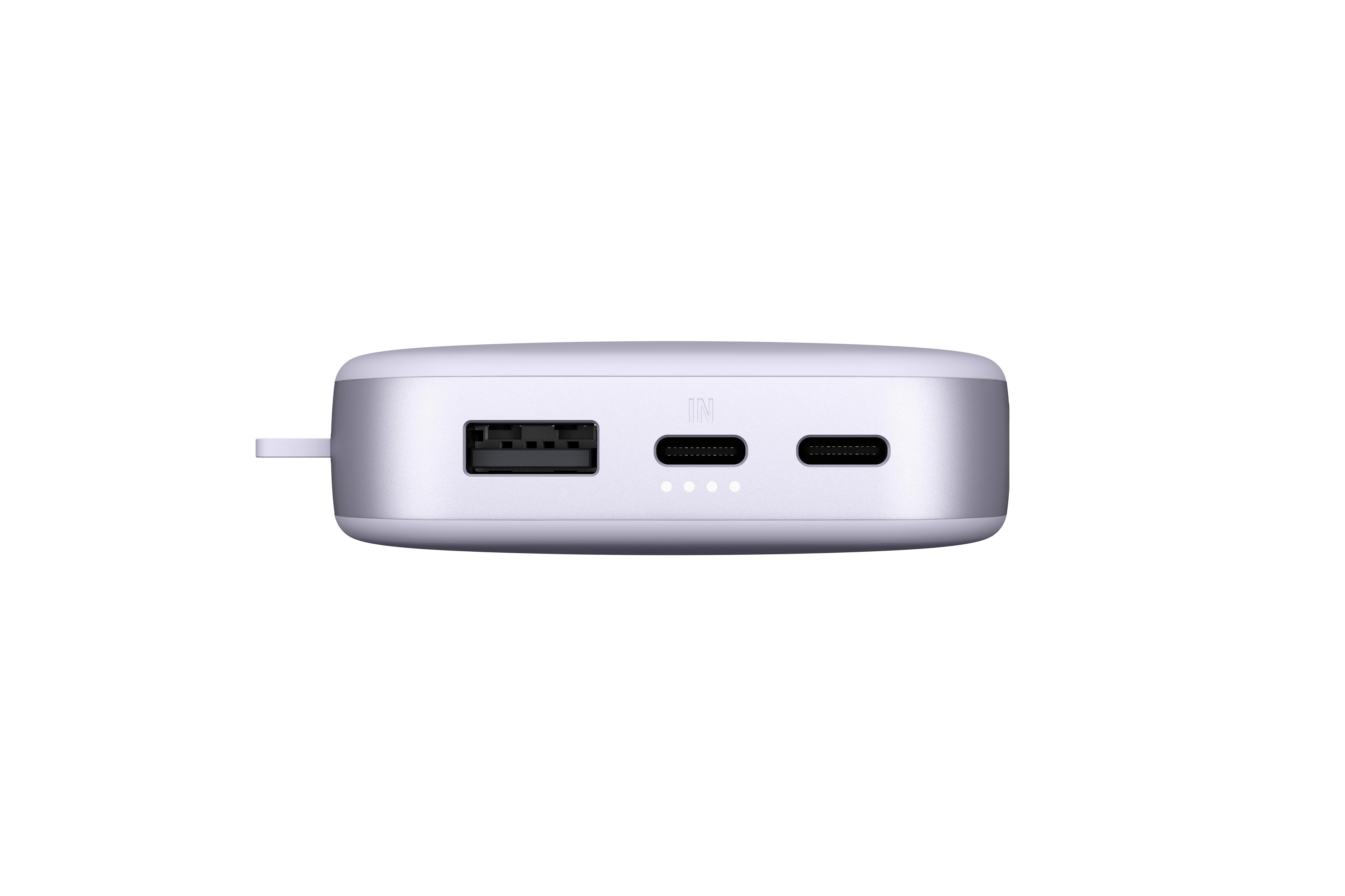 Eine weiße Powerbank mit USB- und USB-C-Anschlüssen auf weißem Hintergrund.