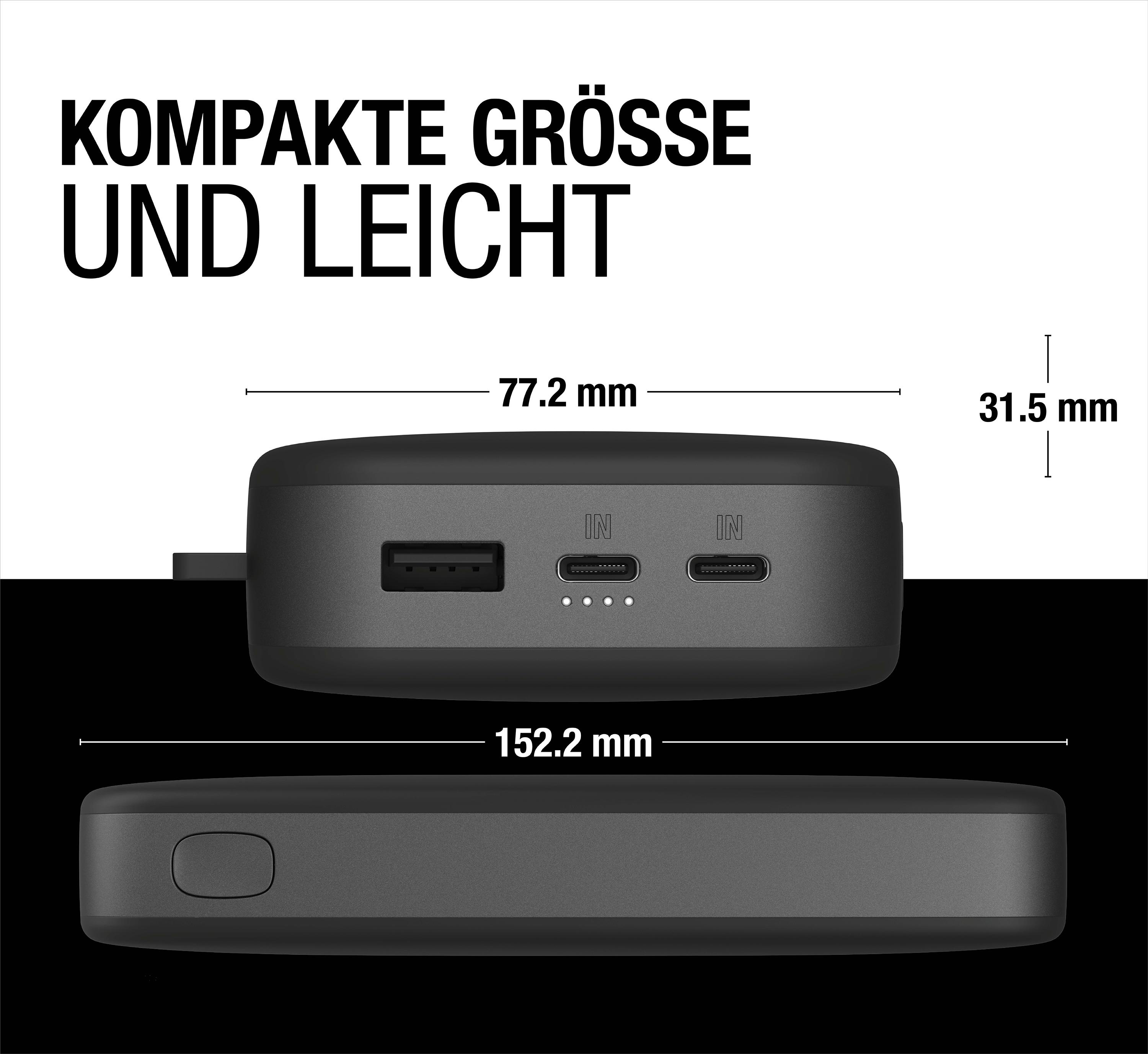Schwarze Powerbank mit Maßen. Text: KOMPAKTE GRÖSSE UND LEICHT.
