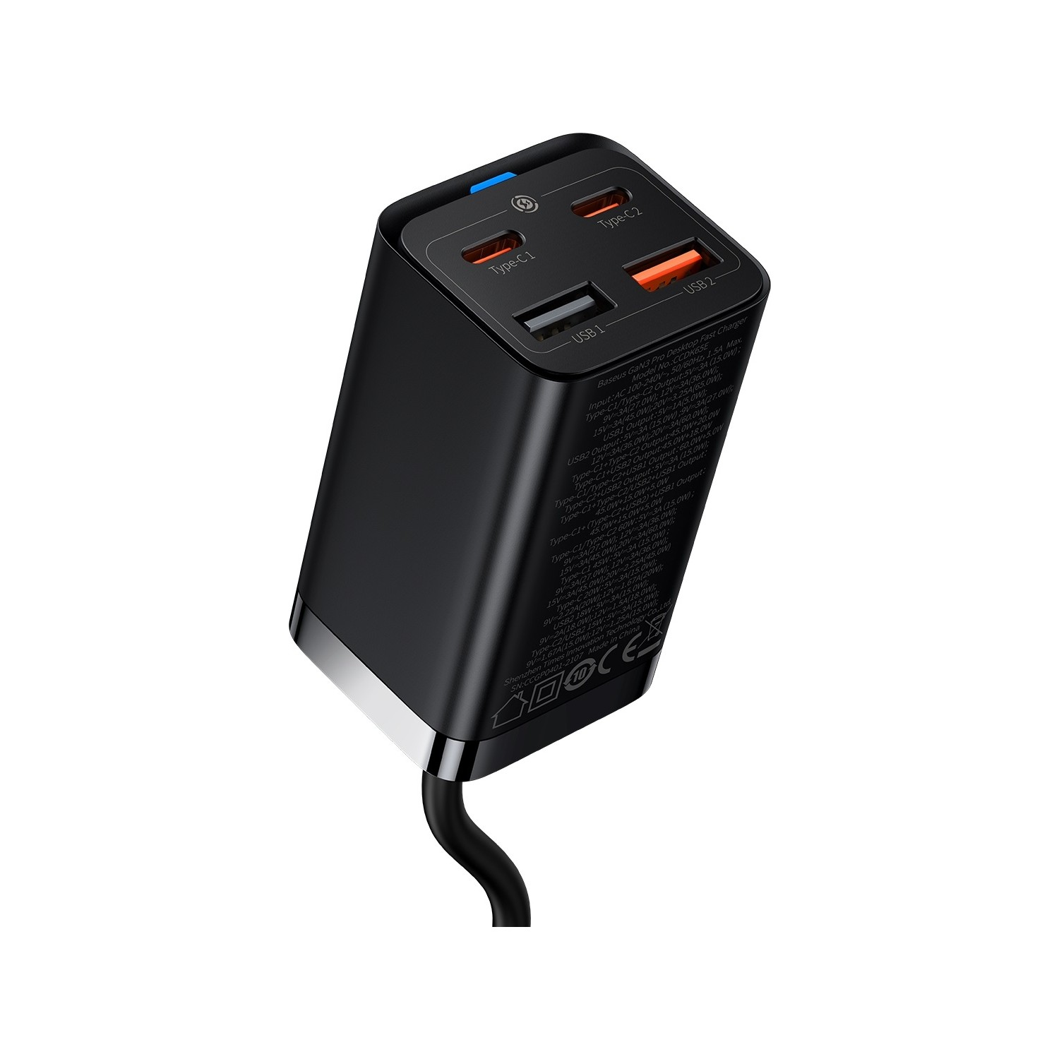 USB portlu siyah Baseus şarj cihazı. Siyah bir kablosu ve çeşitli etiketleri var.