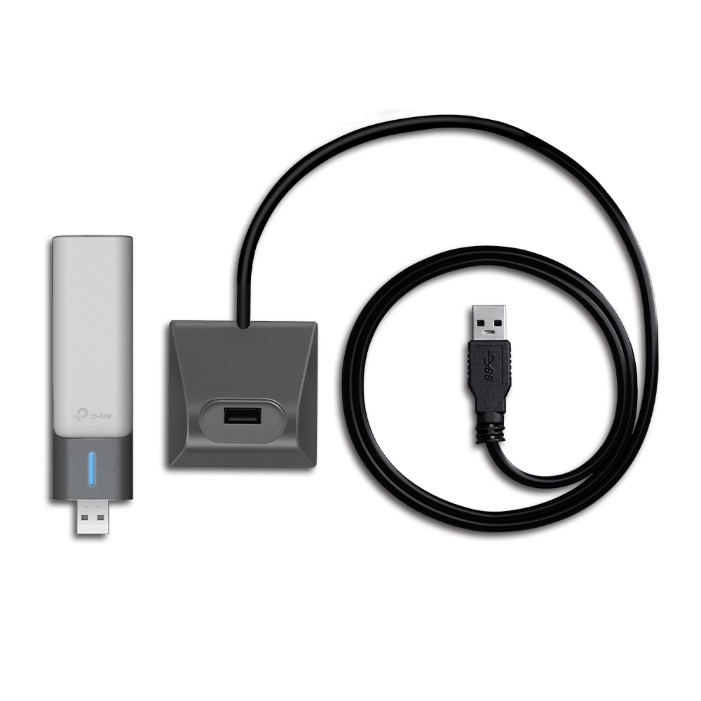 Bir kablo ve bir USB bağlantı noktası olan bir USB adaptörü.