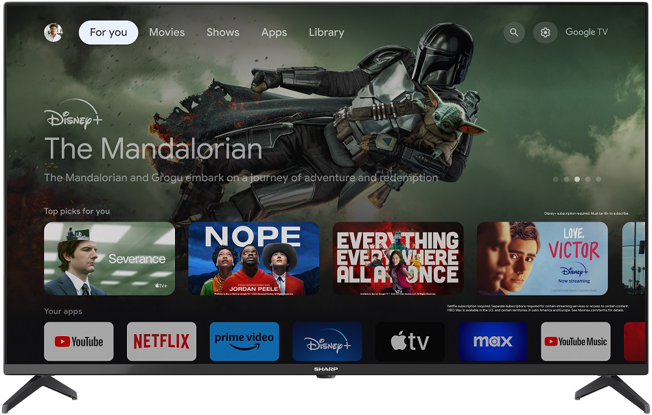 A TV képernyőjén a Mandalorian a Disney+-ról látható, különböző alkalmazásikonokkal.