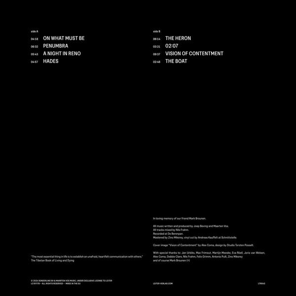 Eine schwarz-weiße Vinyl-Schallplattenhülle mit Text auf schwarzem Hintergrund.