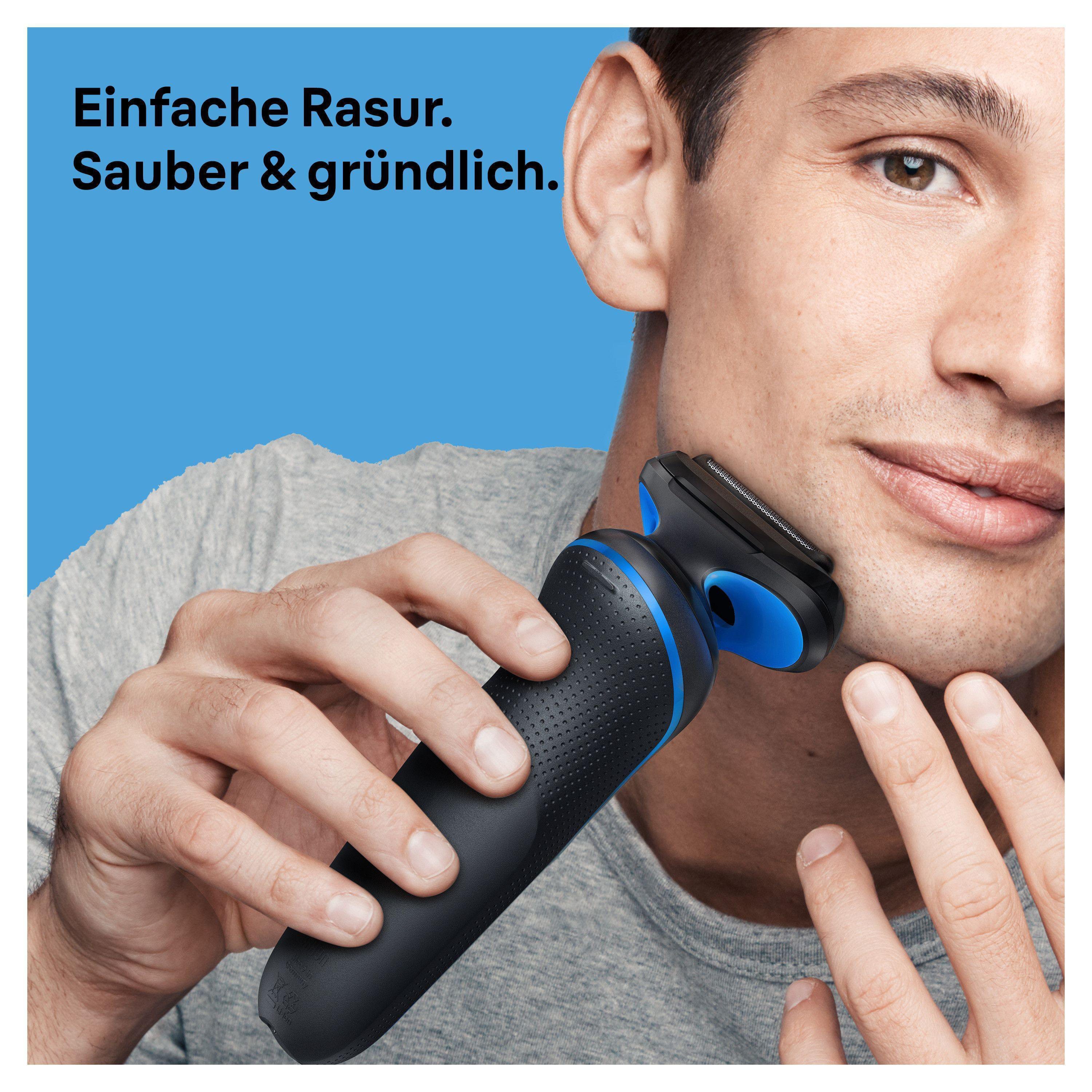 Mann rasiert sich mit einem schwarz-blauen Elektrorasierer, mit Text darüber.