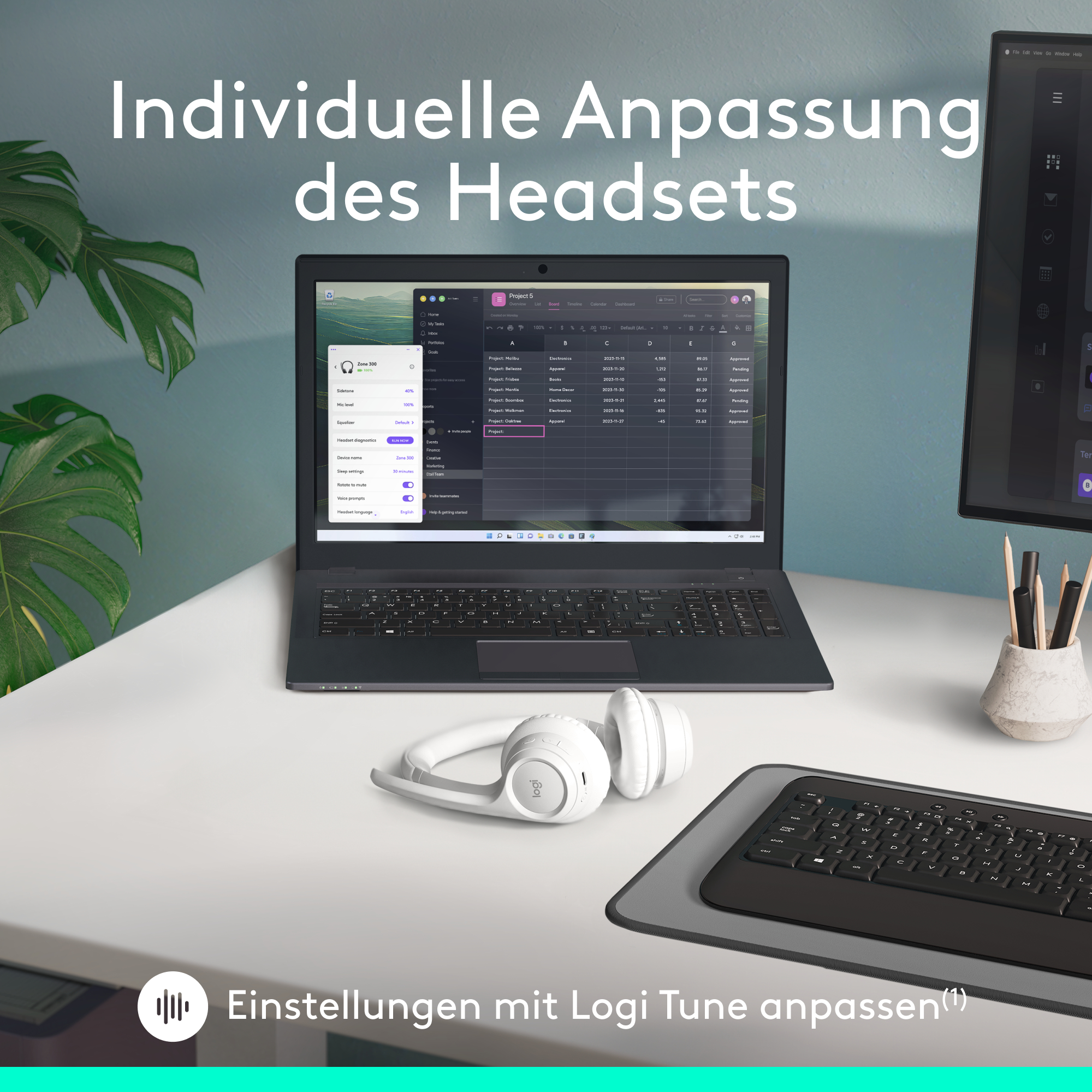 Laptop und Kopfhörer auf einem weißen Schreibtisch, mit der Hand einer Person auf der Maus.