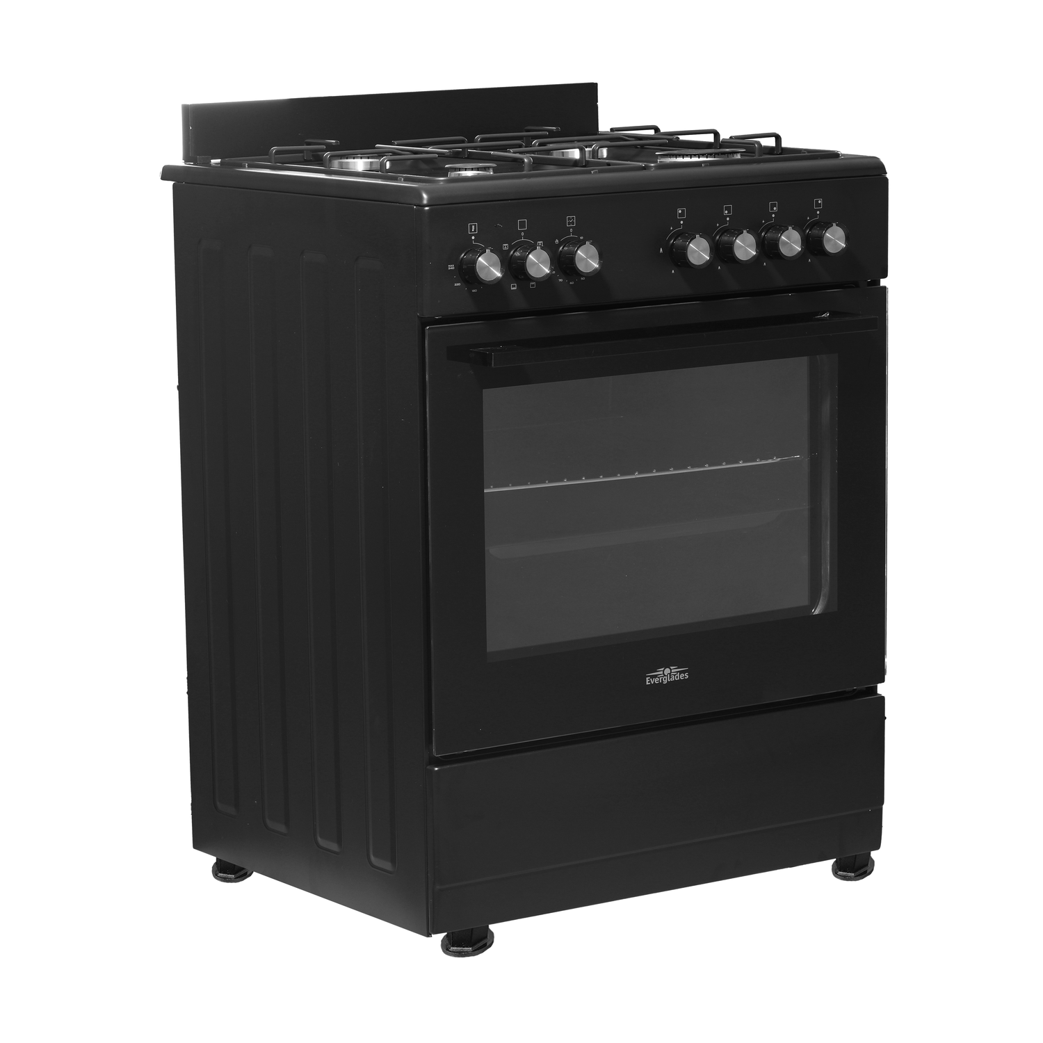 Zwart vrijstaand gasfornuis. Voorzien van vier branders, knoppen en een glazen ovendeur.