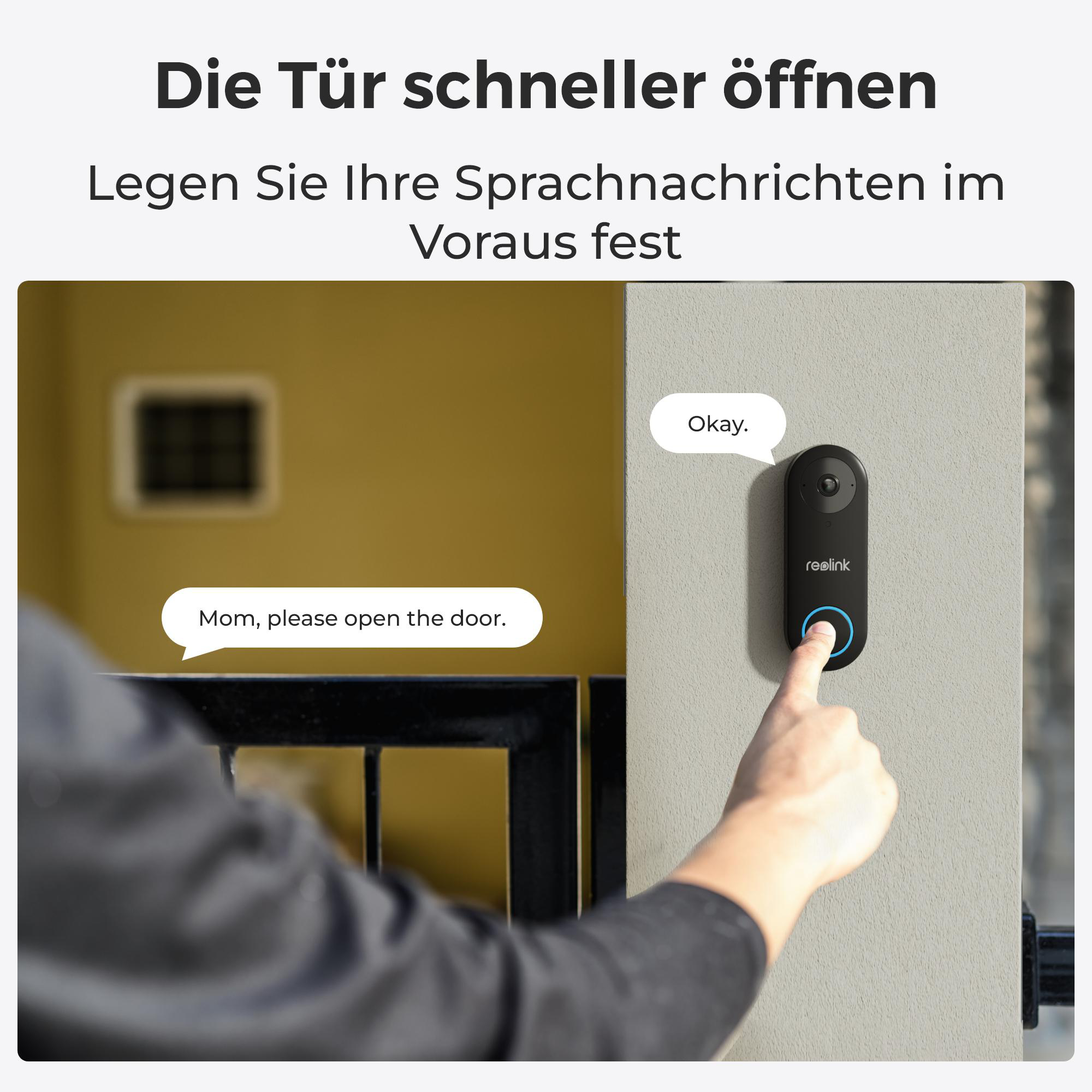 Person benutzt intelligente Türklingel, Hand drückt Knopf. Schwarze Türklingel.