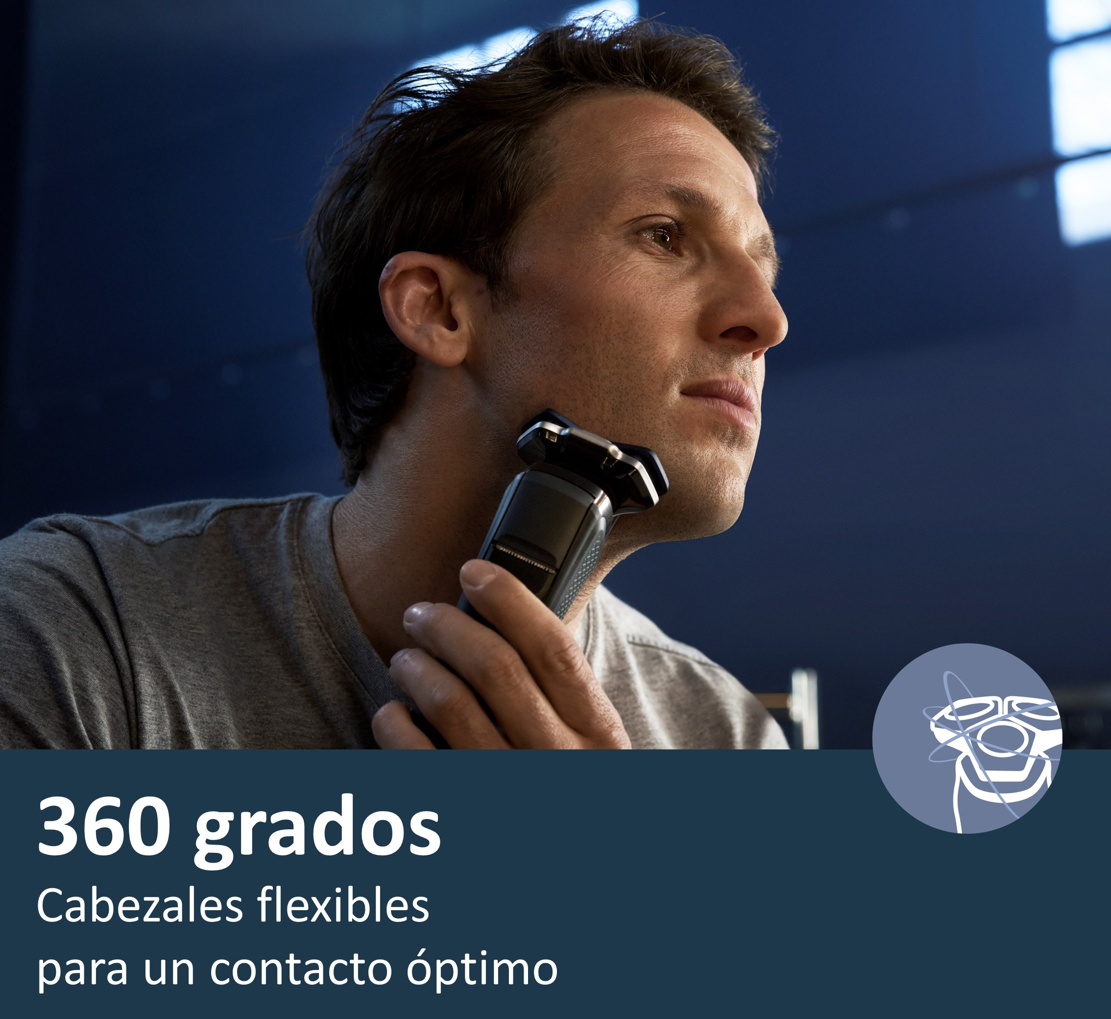 Un hombre se afeita la cara con una afeitadora negra. Texto: 360 grados, cabezales flexibles para un contacto óptimo.