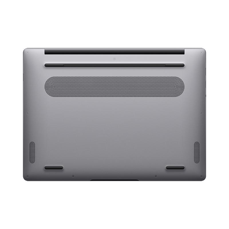 Laptop-Unterseite, graue Farbe. Zeigt Lüftungsschlitze, kleine Füße und Anschlüsse.
