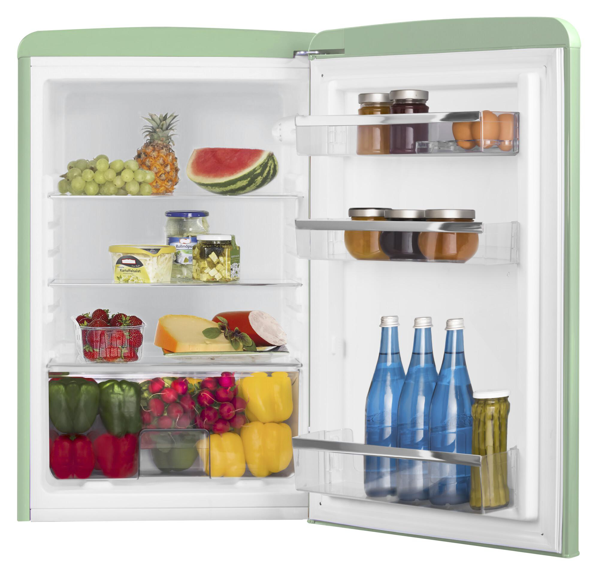 Ein Kühlschrank im Retro-Stil mit verschiedenen Früchten, Gemüse und Getränken.