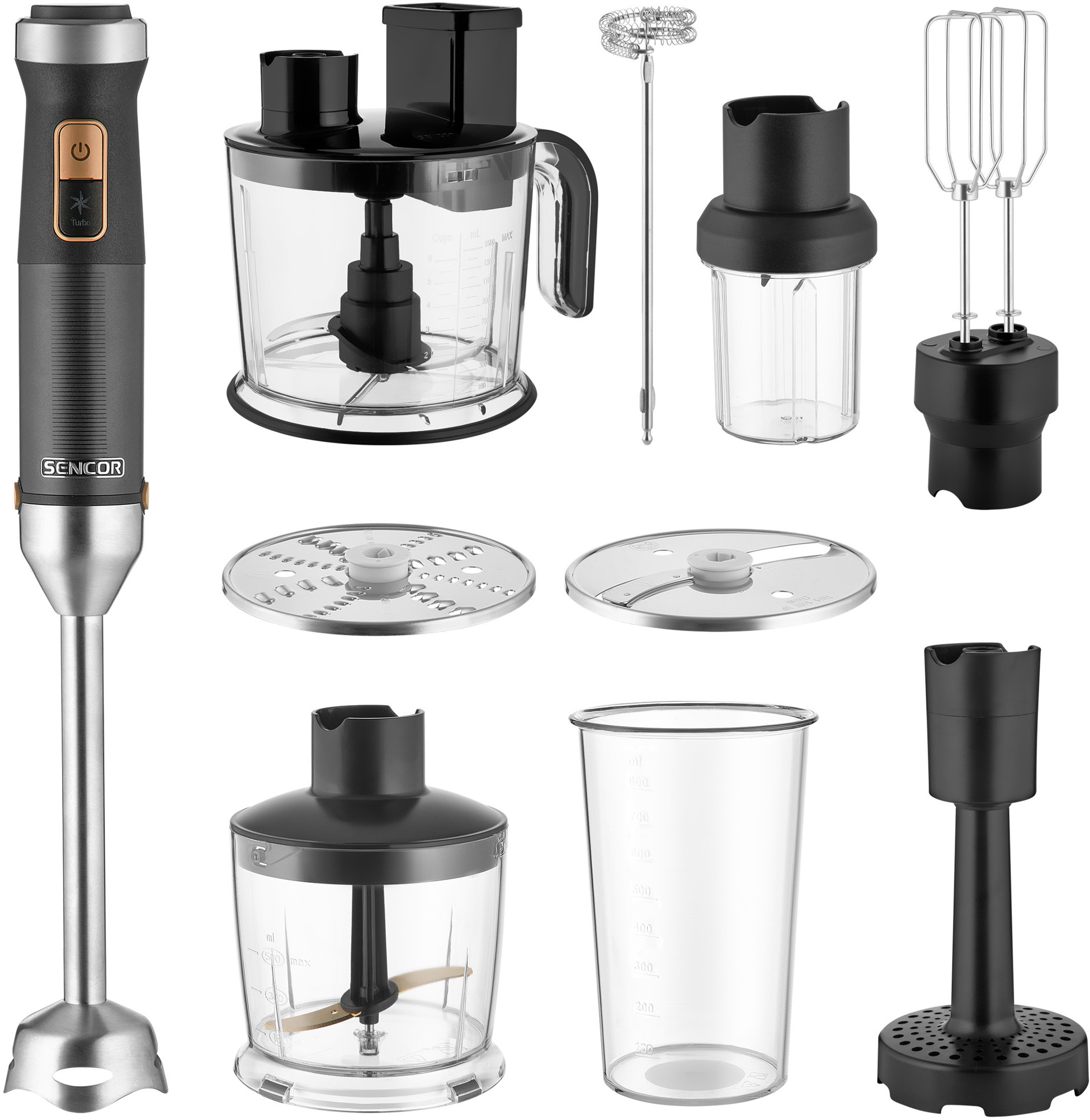 Egy fekete-ezüst kézi mixer tartozékokkal. Több alkatrész van.