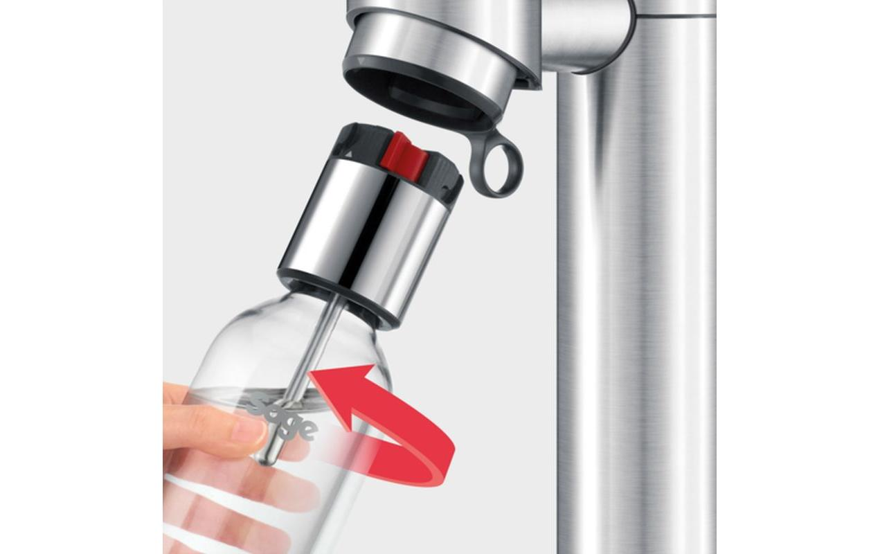Soda Stream Maschine, die das Anbringen der Flasche zeigt.