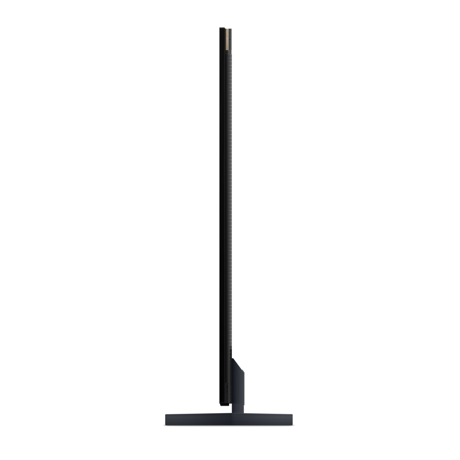 Een dun, zwart tv-scherm staat rechtop. De zijaanzicht toont een standaard en een goudkleurige rand.