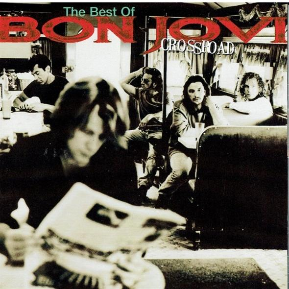 A Bon Jovi 'Crossroad' album borítója Bon Jovival és a zenekar tagjaival, szürkeárnyalatban.