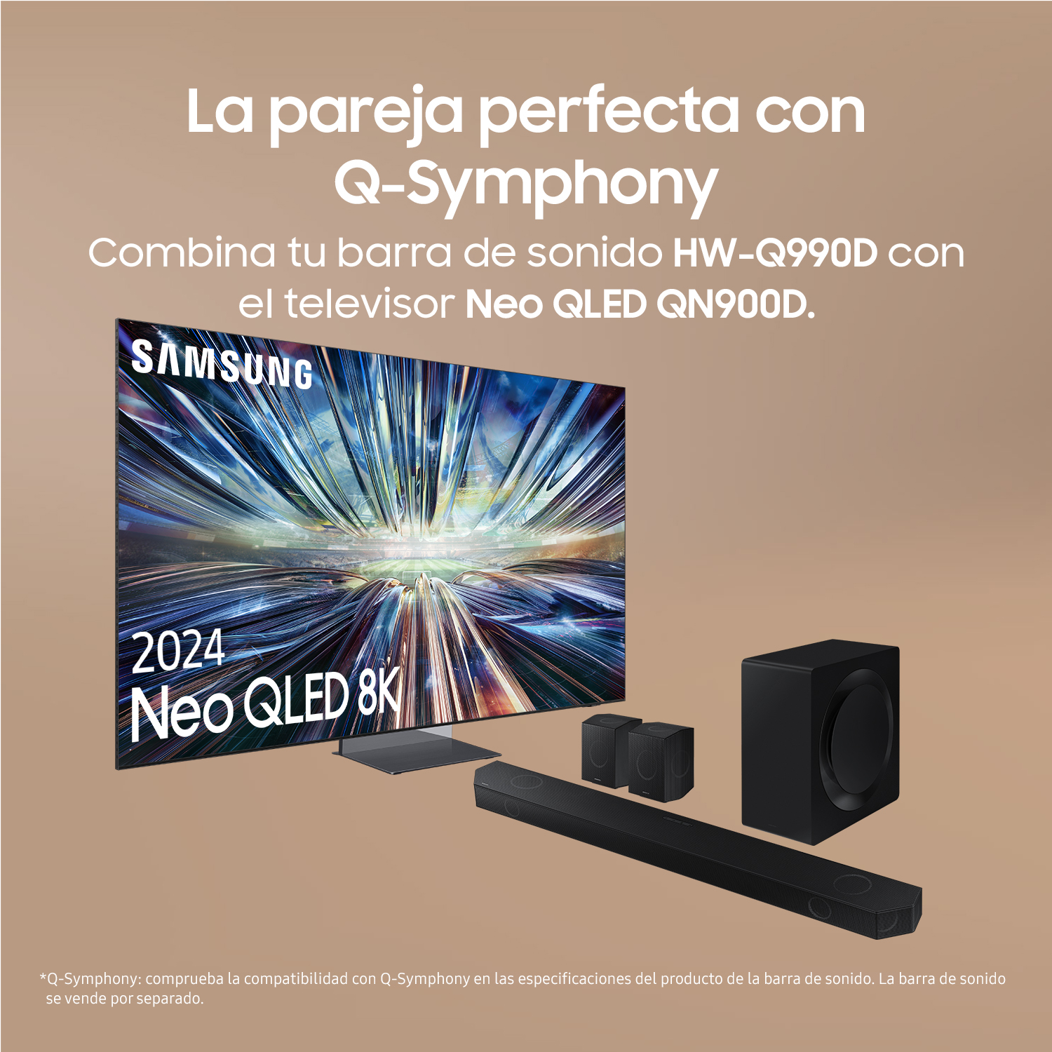 Una configuración de TV y barra de sonido Samsung. El televisor muestra una imagen. Dos altavoces y un subwoofer.