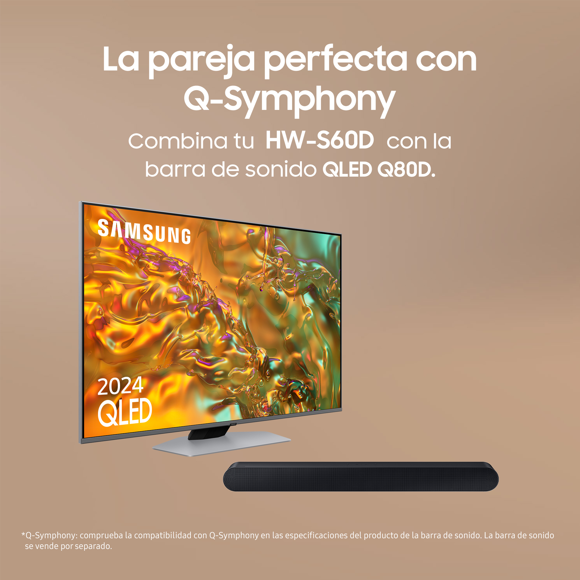 Un televisor y una barra de sonido con texto. El texto está en español: 'La pareja perfecta con Q-Symphony'.
