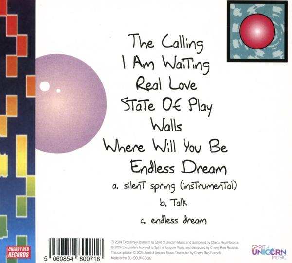 Rückseite einer CD mit Songtiteln, Text und einer kleinen Grafik, mit Barcode und dem Logo von Cherry Red Records.