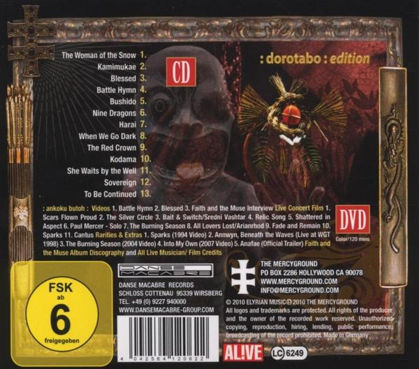 CD-Hülle mit Titelliste. Auf dem Cover ist ein Gesicht. Auf der Rückseite befindet sich ein Kreuz.