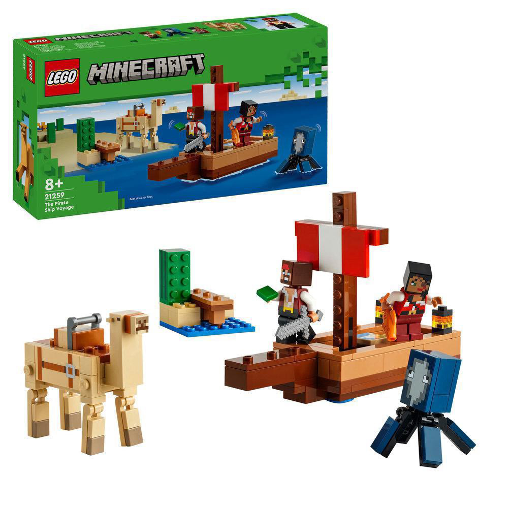 Lego Minecraft Set, Piratenschiff, Figuren, Kamel und Box. Figuren sind auf einem Schiff. Kamel ist an der Seite.