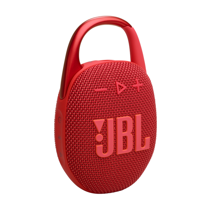 Kırmızı JBL Clip hoparlör, yerleşik bir karabina klipsiyle.