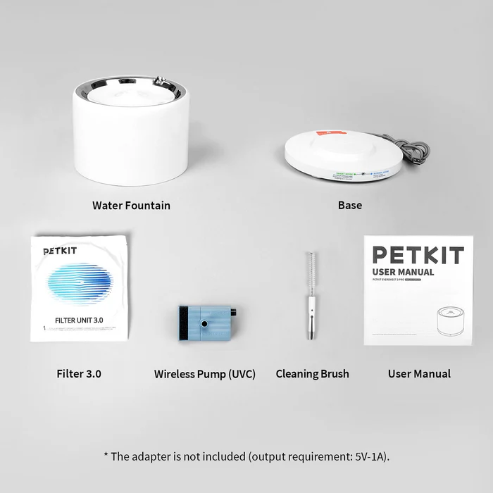 Fontana per acqua Petkit e accessori su una superficie bianca con descrizioni testuali.