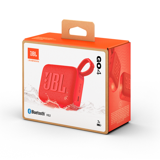 Kırmızı bir JBL GO4 hoparlör, ambalajında, taşıma sapı ile.