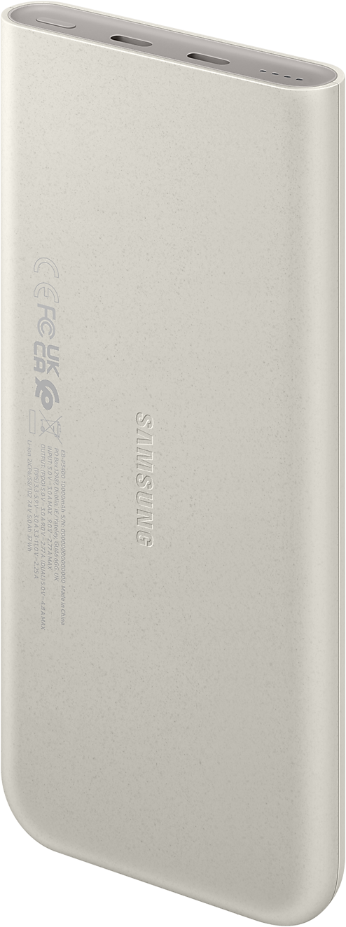 Eltört fehér, téglalap alakú power bank 'SAMSUNG' logóval. A hátoldal részletei láthatók.