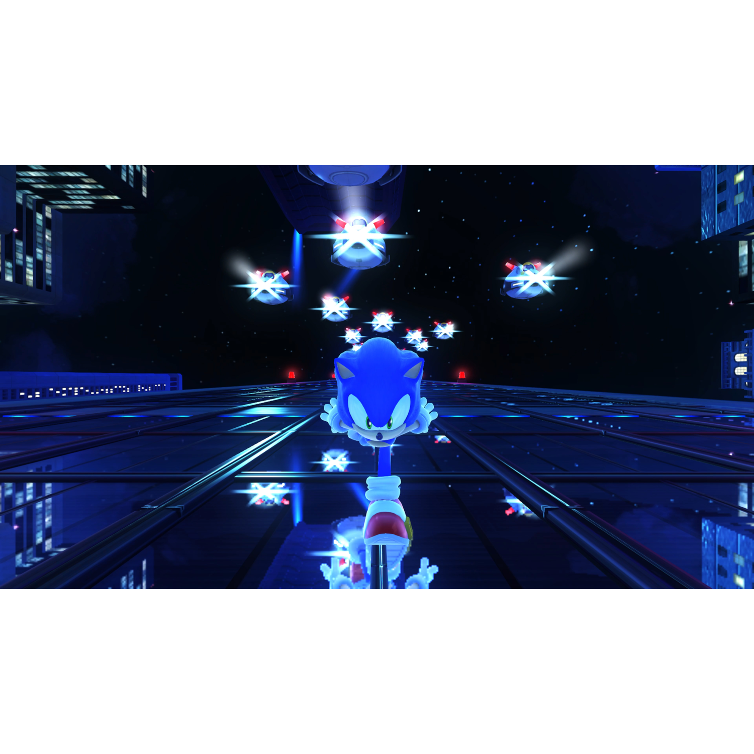 Sonic de Egel rent op een blauw platform met lichten en een sterrenhemel.