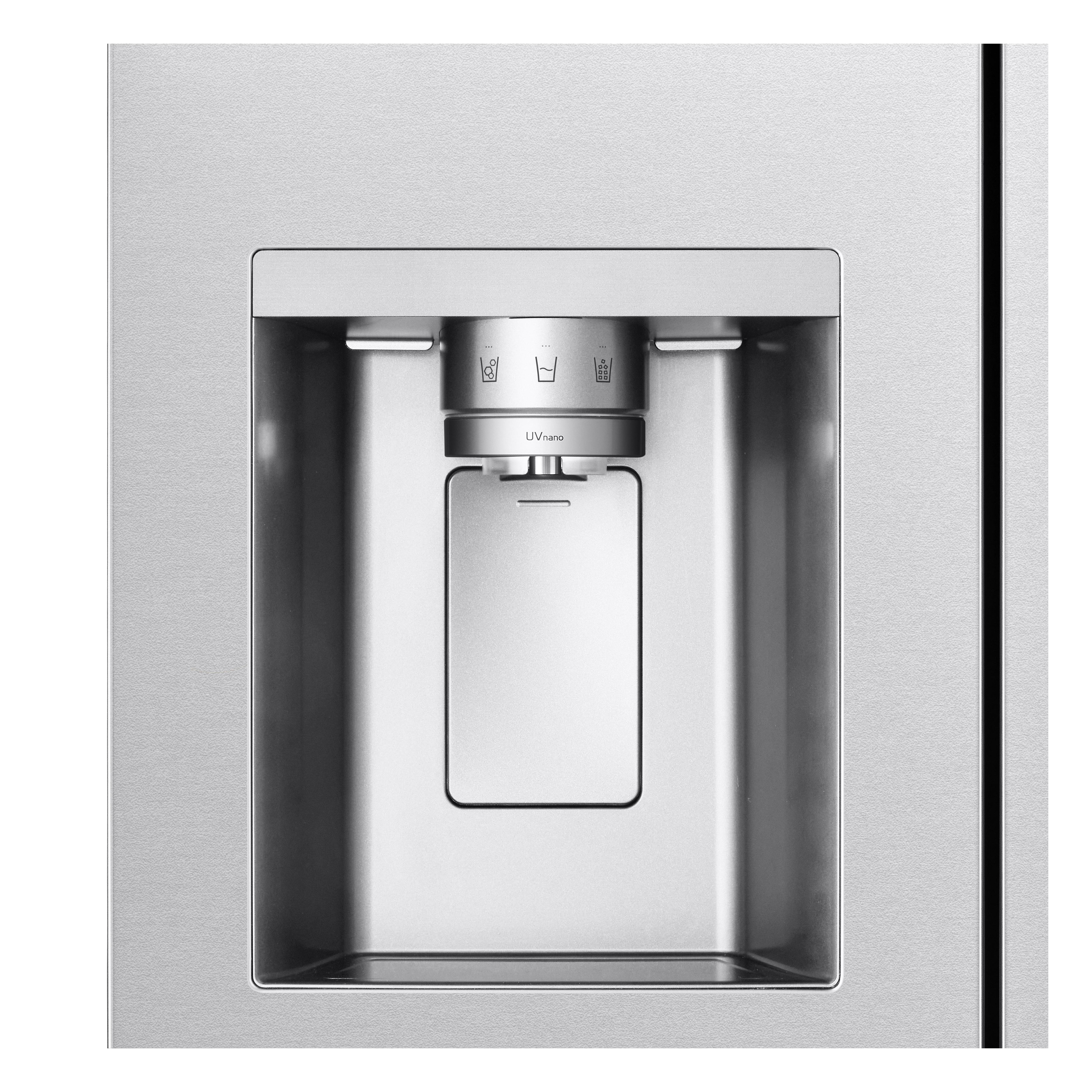 Nahaufnahme eines Wasserspenders mit UV-Nano-Funktion eines Kühlschranks.