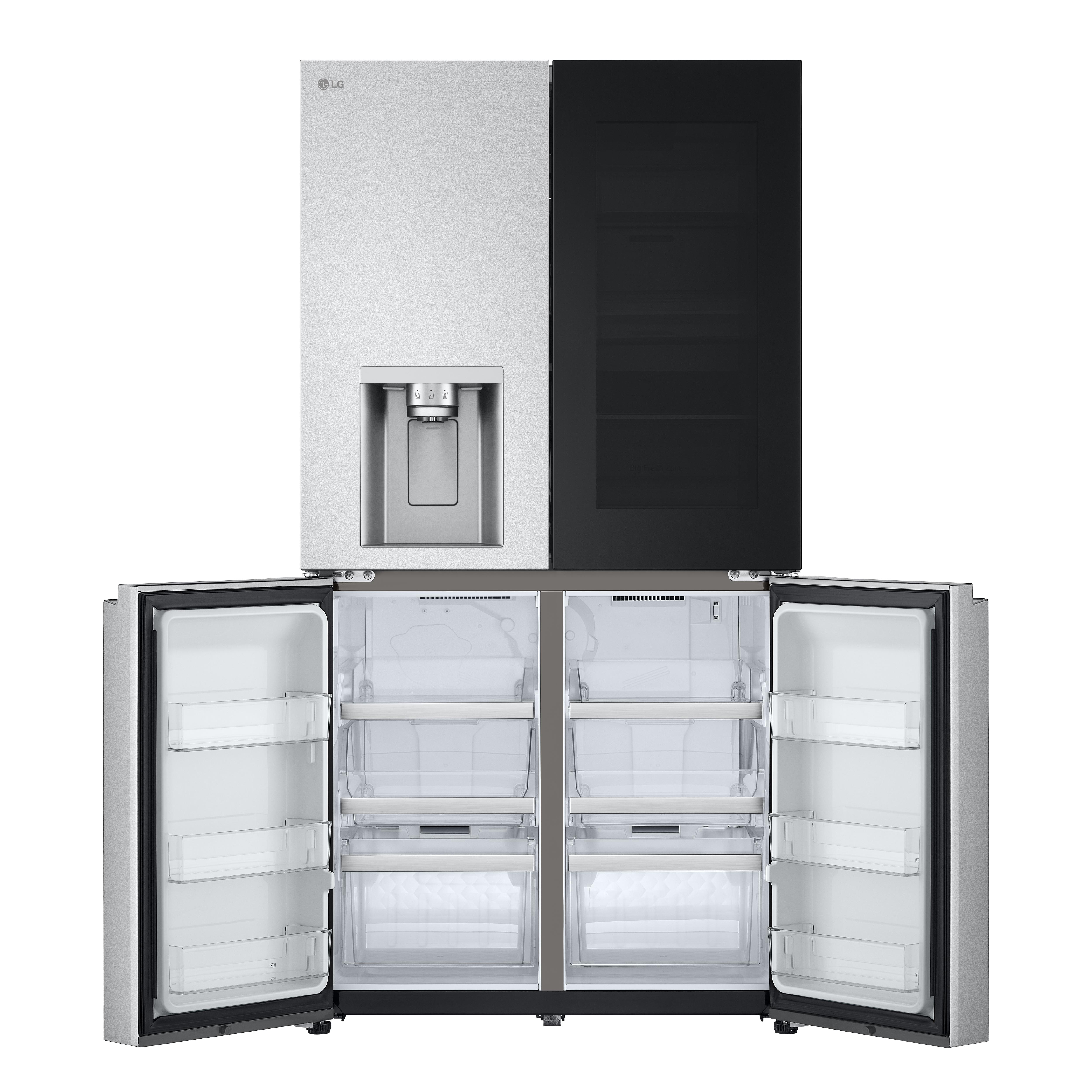 LG-Kühlschrank mit silbernem Äußeren, schwarzer Tür und geöffneten Türen, die Innenregale zeigen.