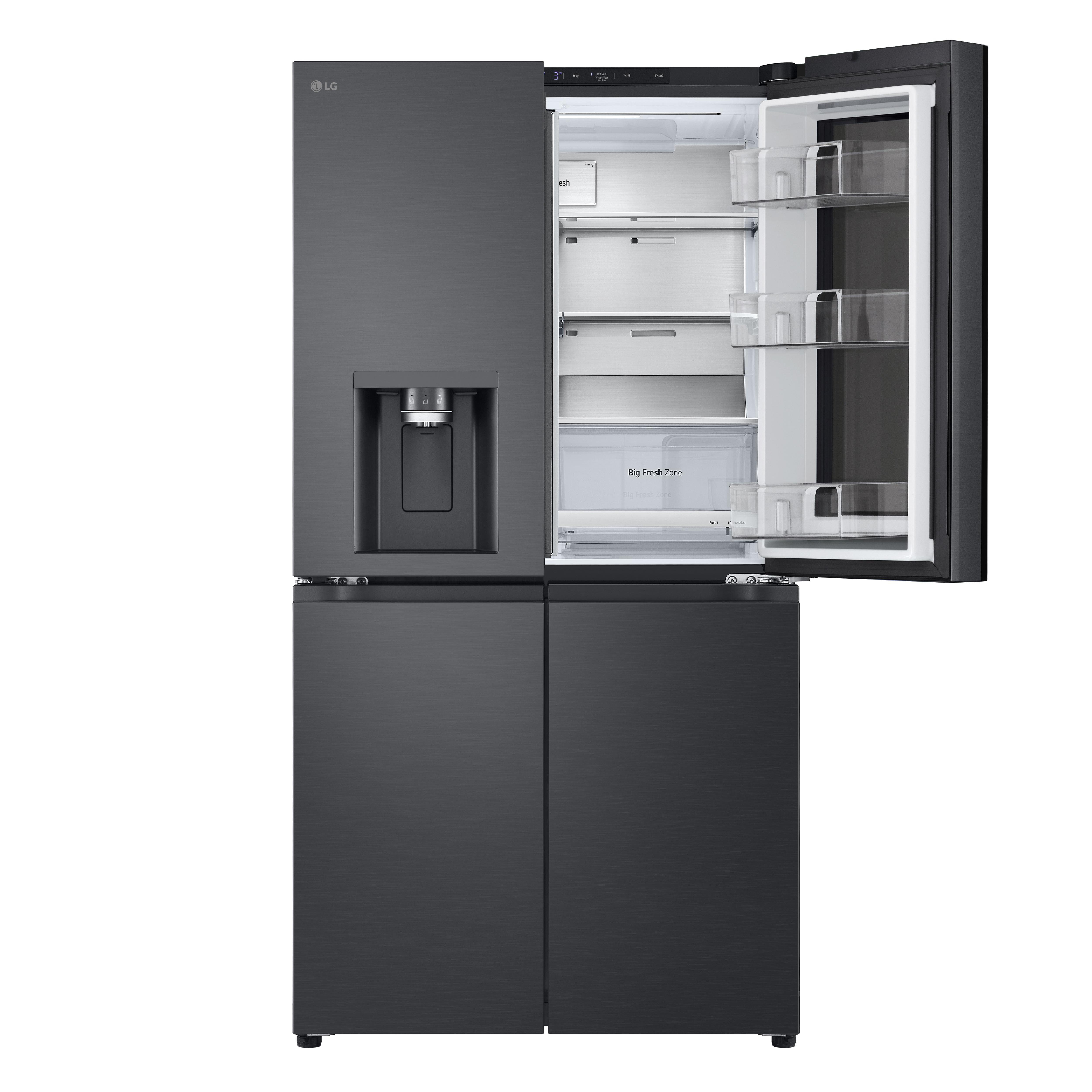 Ein schwarzer LG-Kühlschrank mit geöffneten Türen, der sein Inneres zeigt.