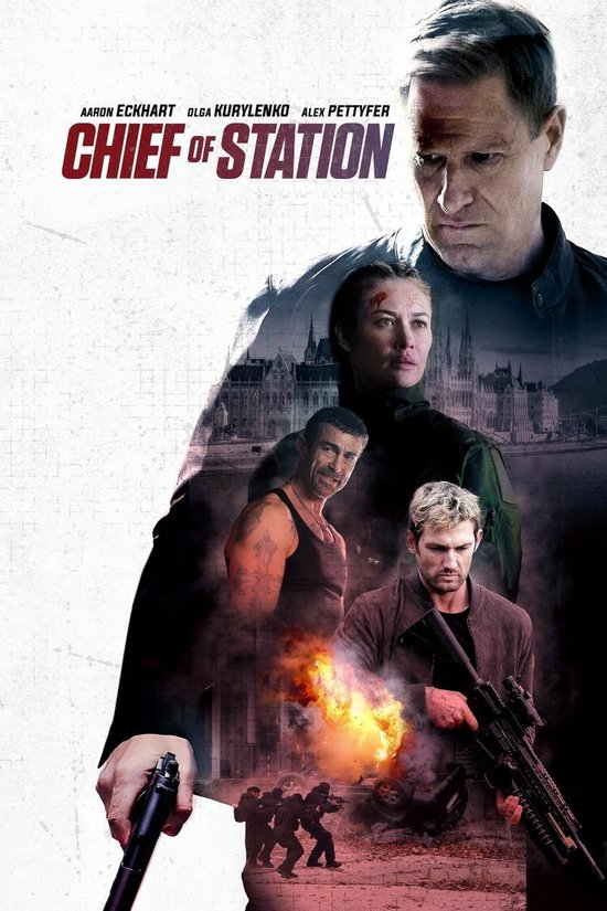 Affiche de film : Plusieurs acteurs avec des armes, une ville en arrière-plan.