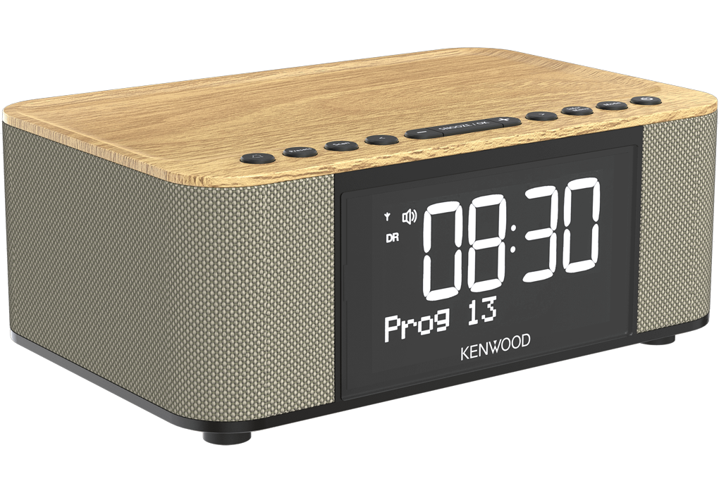 Ein Kenwood Digital-Radiowecker. Er hat eine holzartige Oberseite und ein Display mit Uhrzeit und Radiodaten.