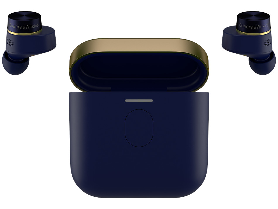 Niebieskie bezprzewodowe słuchawki Bowers & Wilkins z etui ładującym.