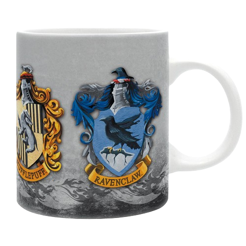 Ein weißer Becher mit den Wappen der Hogwarts-Häuser darauf.