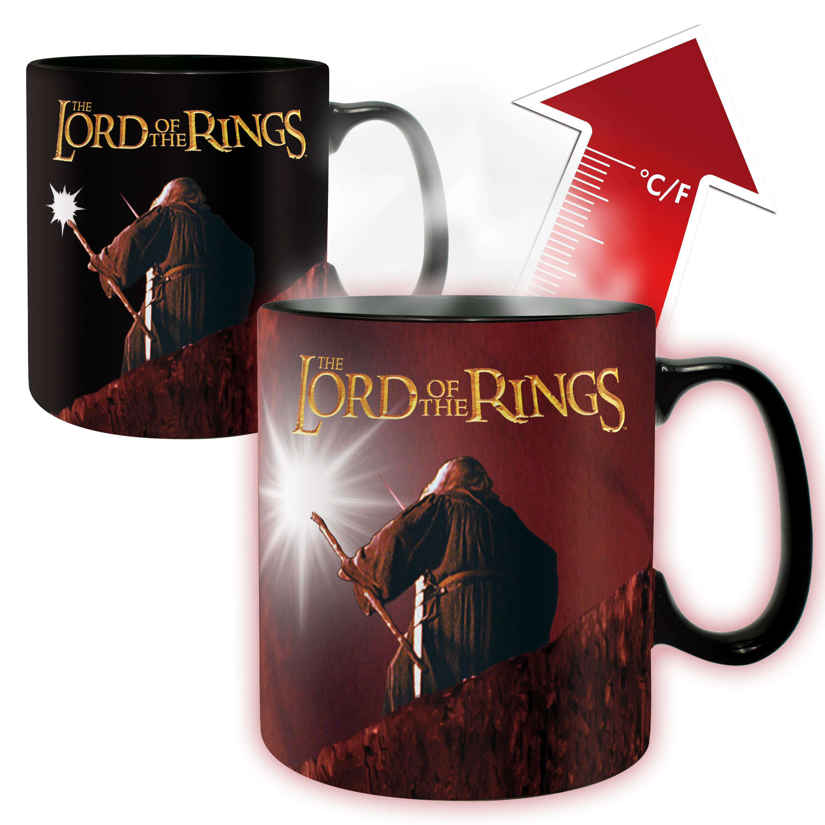 Schwarze Herr der Ringe Tasse, die bei Erwärmung die Farbe ändert.