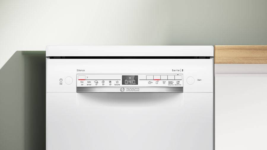 Panel de control de lavavajillas Bosch blanco con pantalla digital que muestra temporizador y botones.