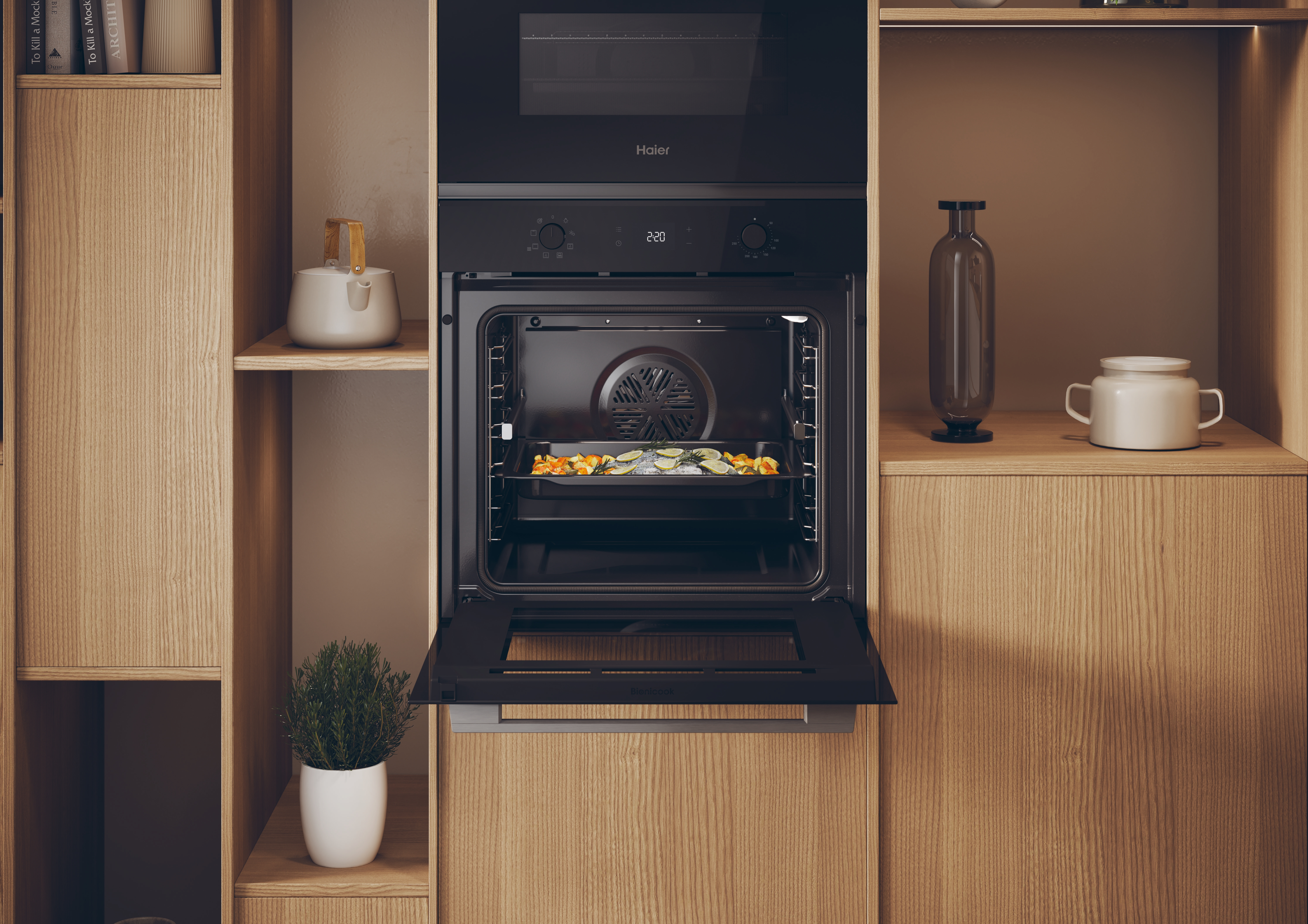 Un horno abierto con comida dentro, instalado en un mueble de cocina de madera.