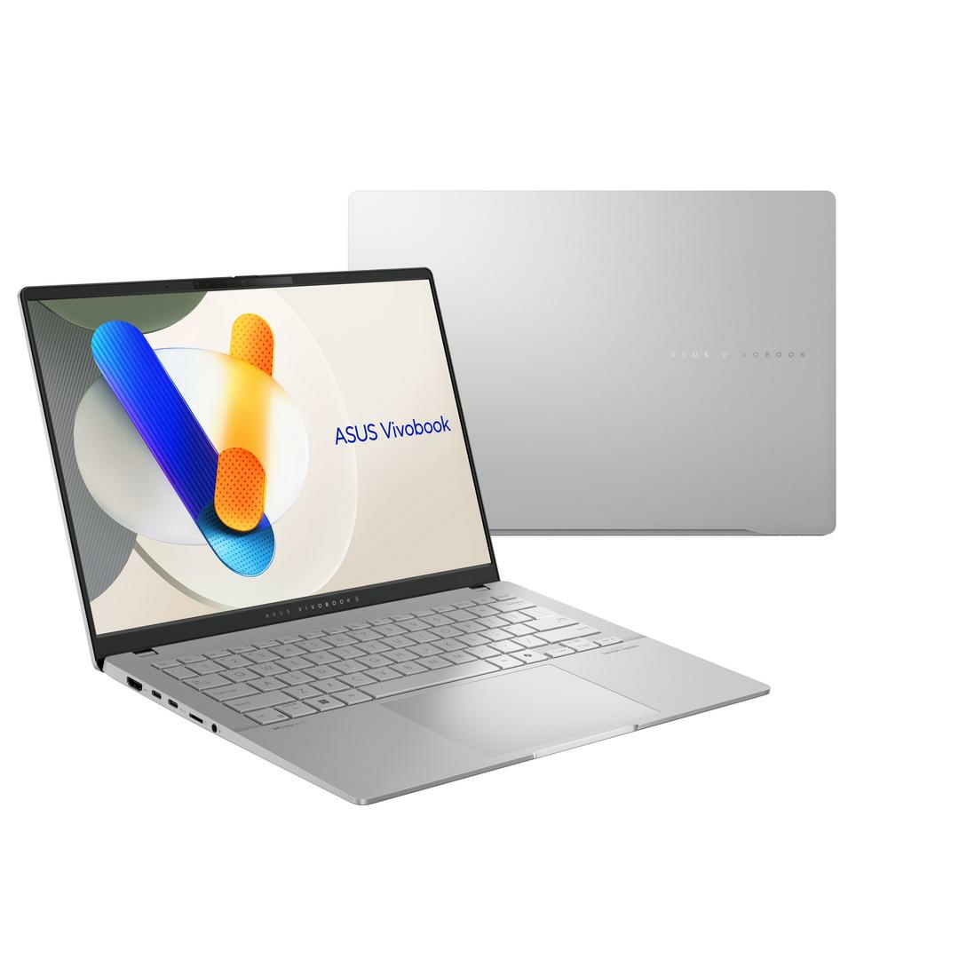 Laptop plateado, cerrado y abierto, con el logo ASUS Vivobook en la pantalla.