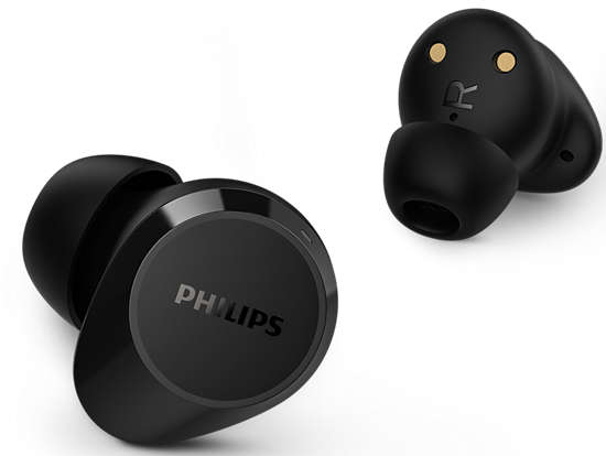 Két fekete Philips fülhallgató. Egy szögből, Philips logóval. A másik a belső fül részleteit mutatja.