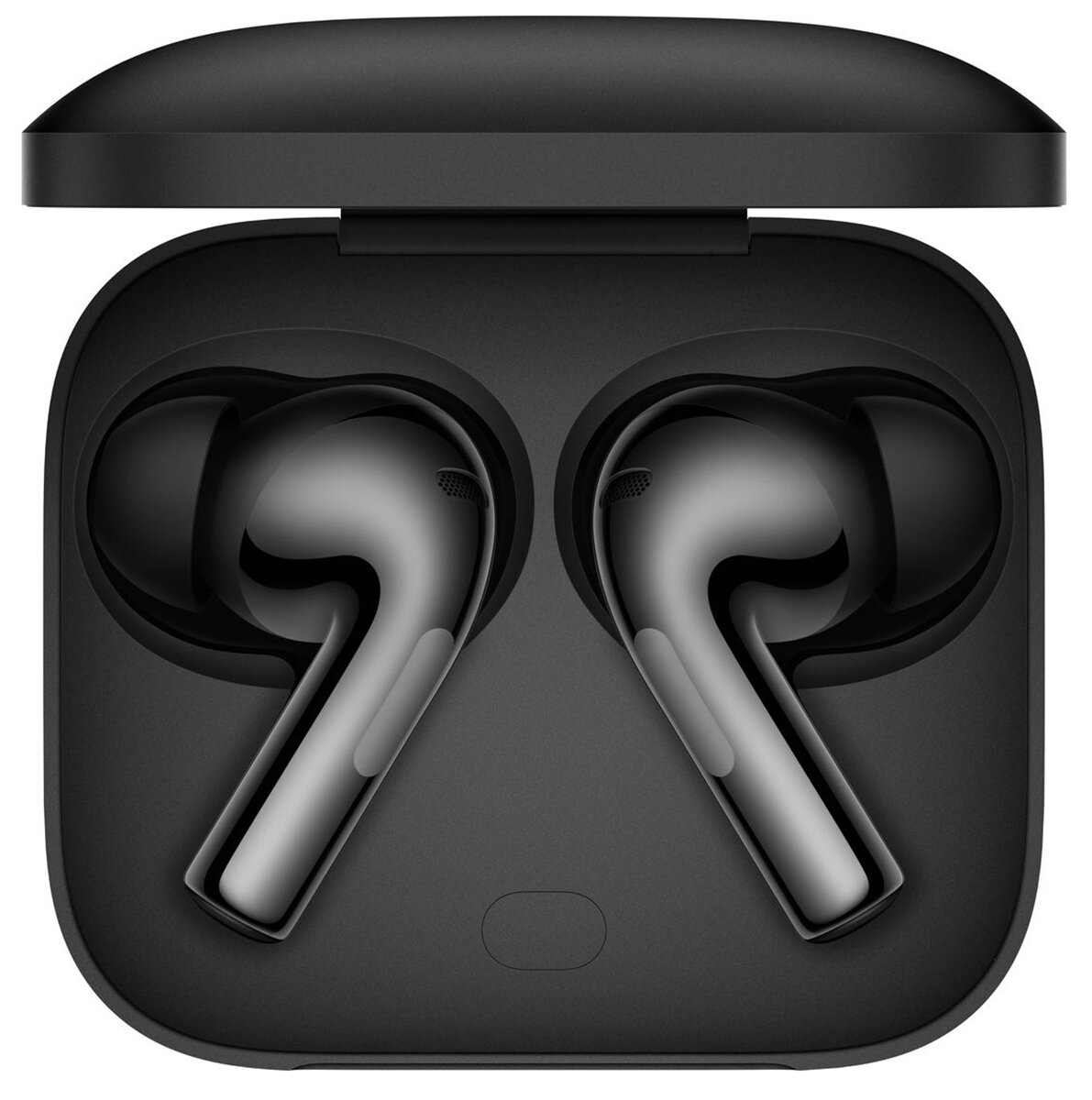 Czarne bezprzewodowe słuchawki douszne w etui ładującym, widok z góry, na białym tle.