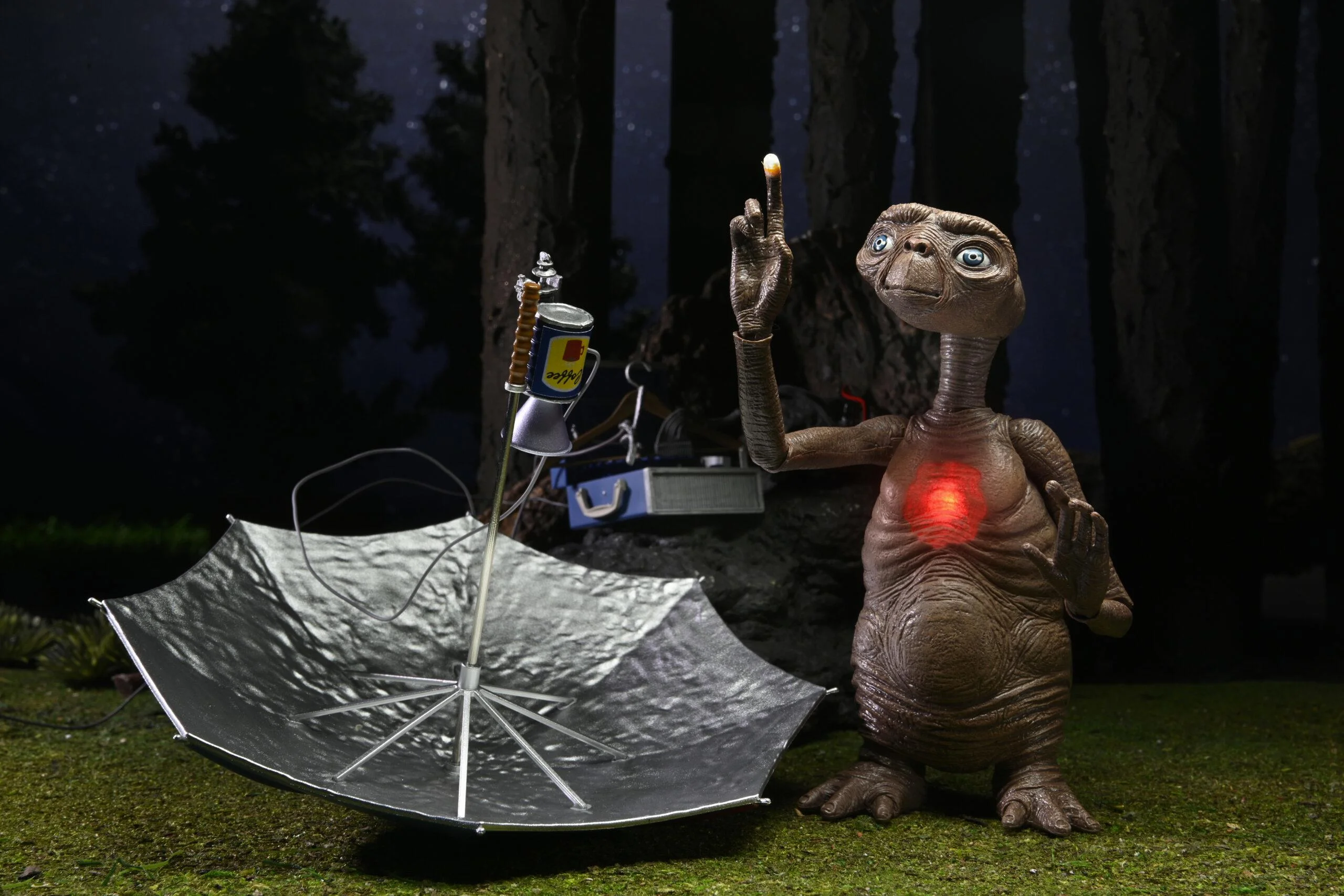 NECA E.T. l'extraterrestre 40e anniversaire - Ultimate Deluxe (E.T. l'extraterrestre) Figurine de jeu