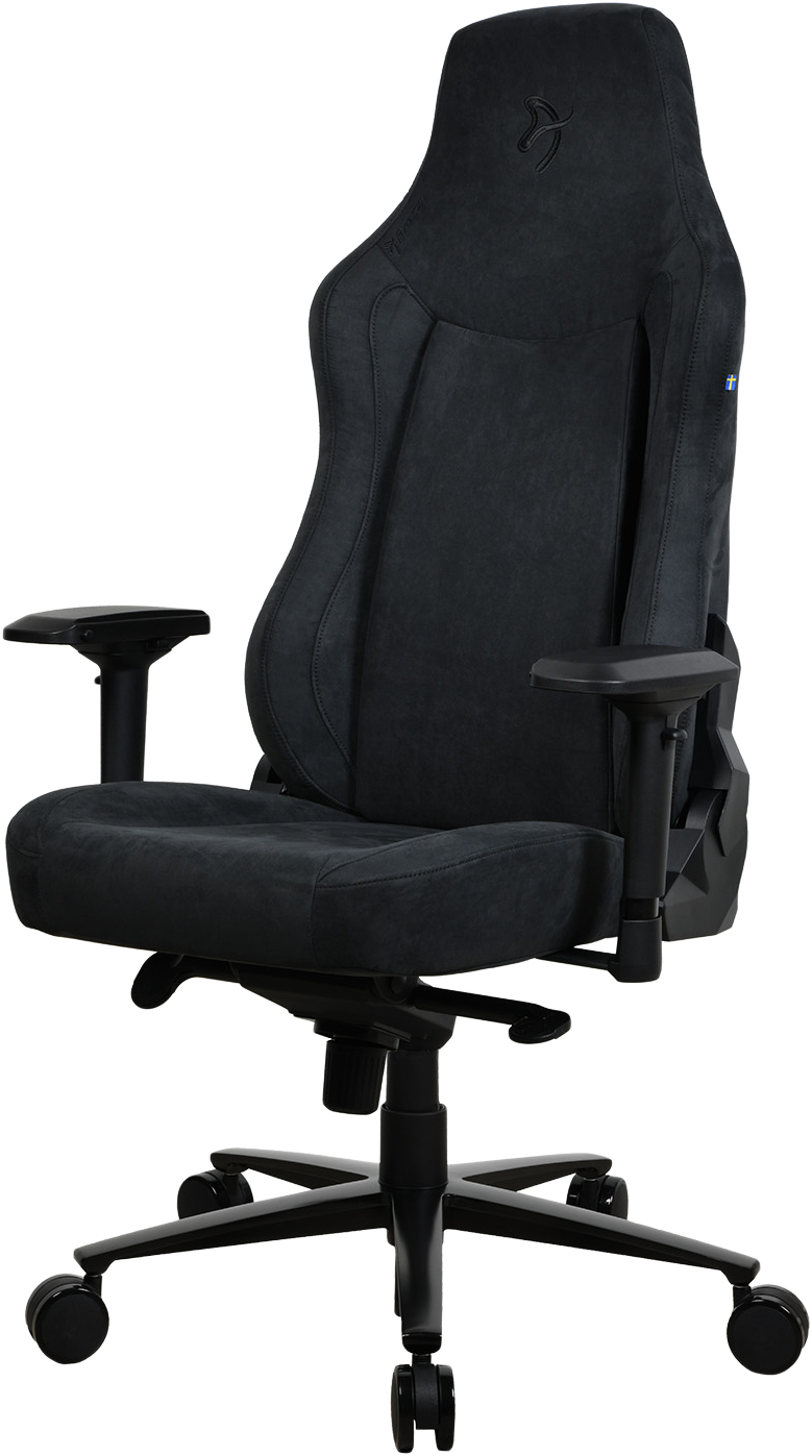 Fekete gamer szék magas háttámlával és karfákkal, fehér háttéren.