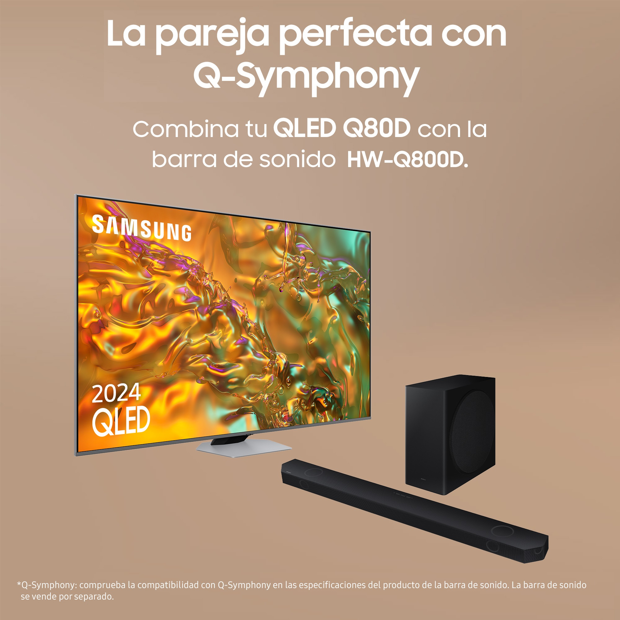 Un televisor Samsung QLED, barra de sonido y subwoofer, con texto que promociona Q-Symphony.